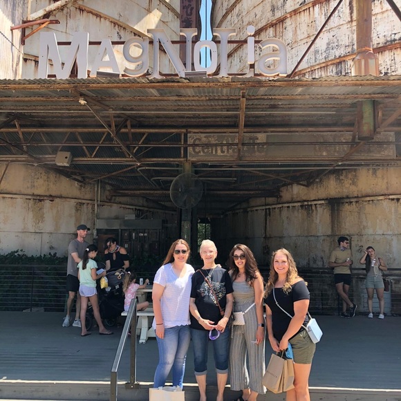 Meet your Posher, Leigh Ann - Picture 6 of 11